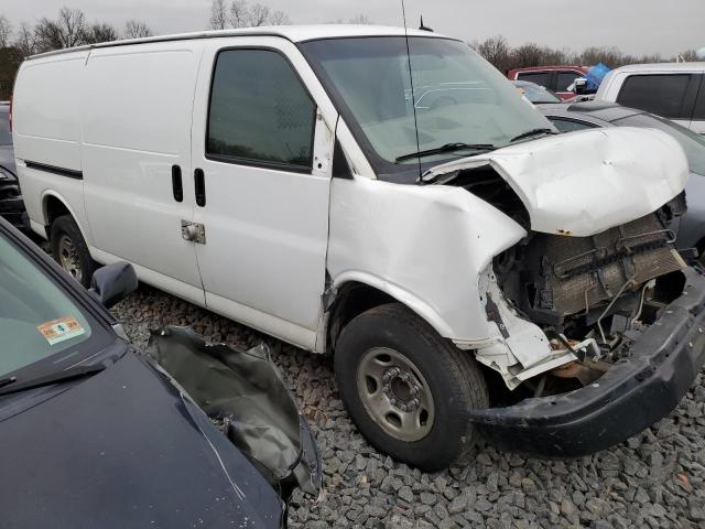 2015 Chevrolet EXPRESS - Image 4