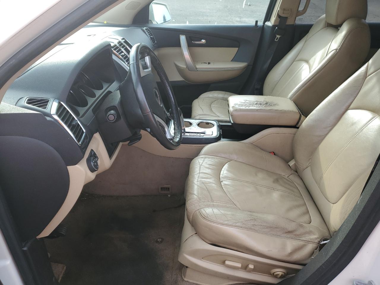 2011 GMC ACADIA - Image 7