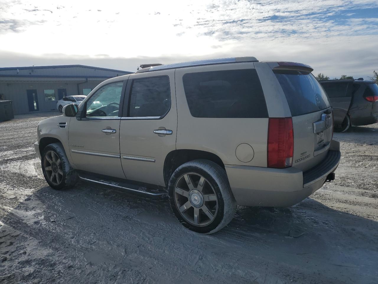 2007 Cadillac Escalade - Image 2