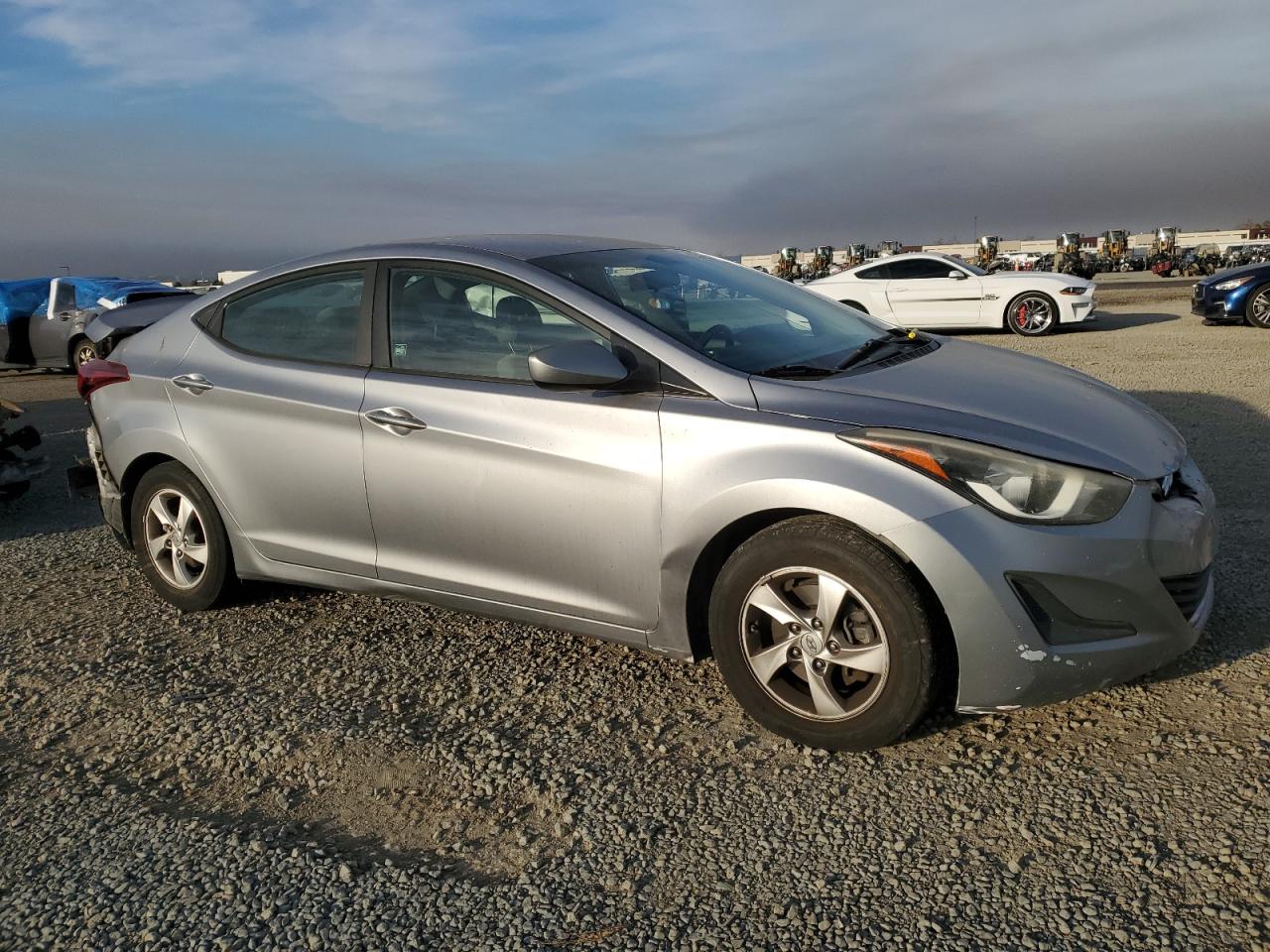 2015 HYUNDAI ELANTRA - Image 4