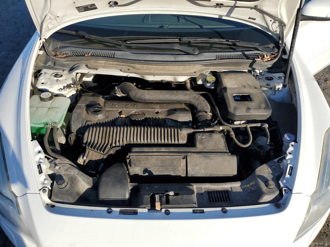 2011 VOLVO C70 - Image 11