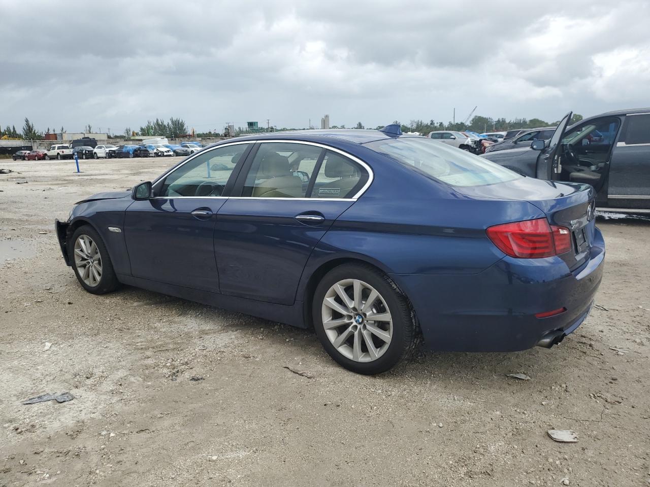 2013 BMW 5 SERIES BLUE - Image 2