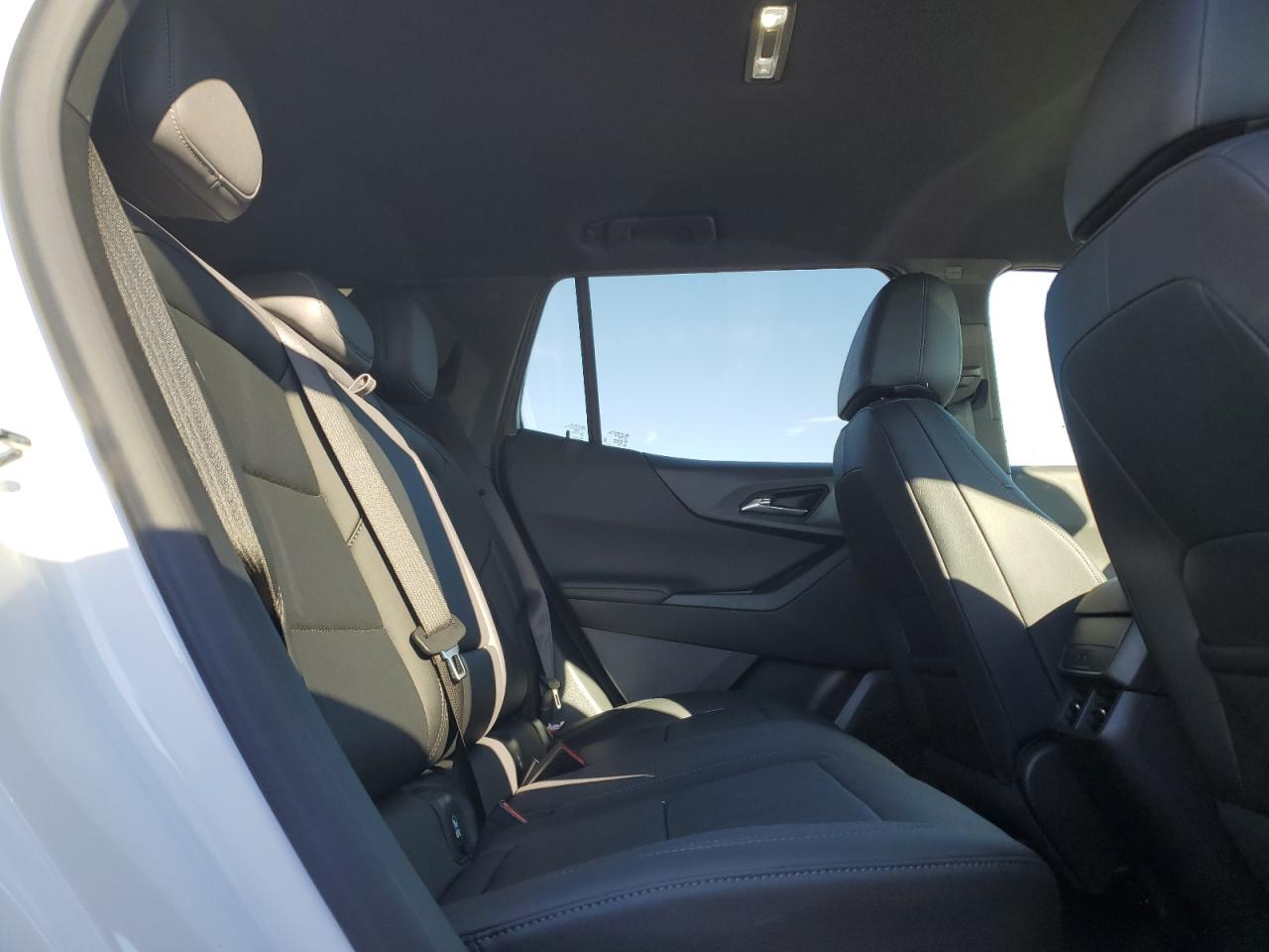 2025 CHEVROLET EQUINOX WHITE - Image 11