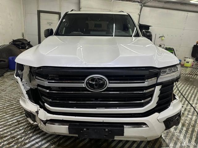 2023 Toyota Land Cruiser - Image 2