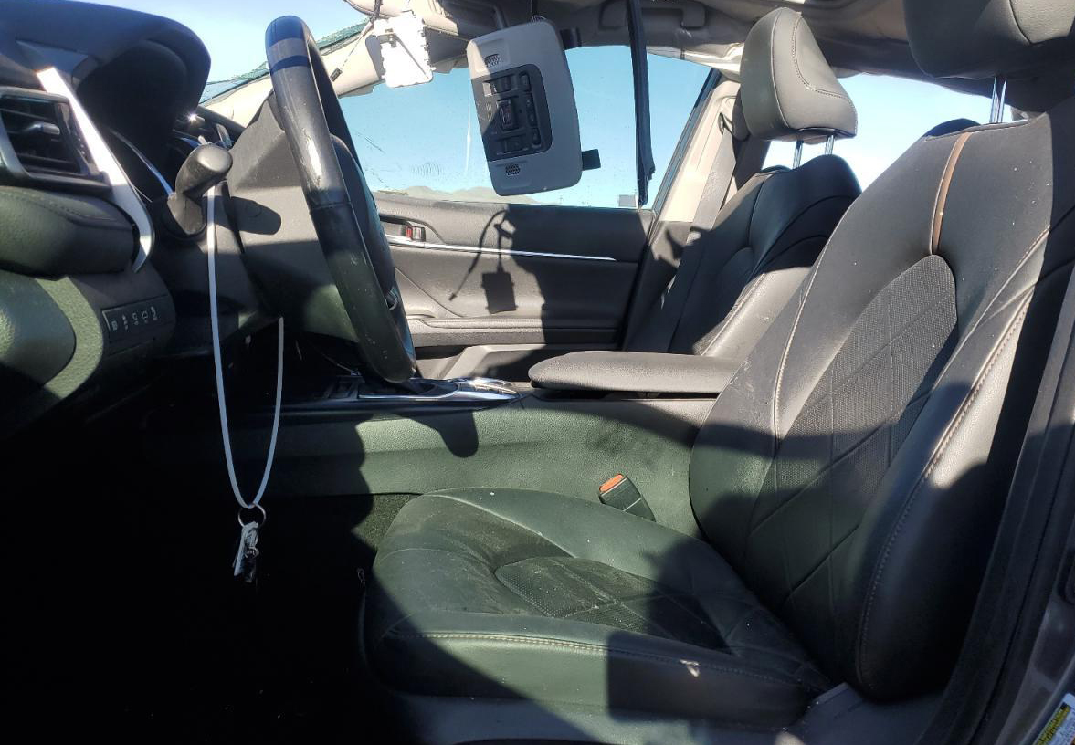 2018 Toyota Camry - Image 6