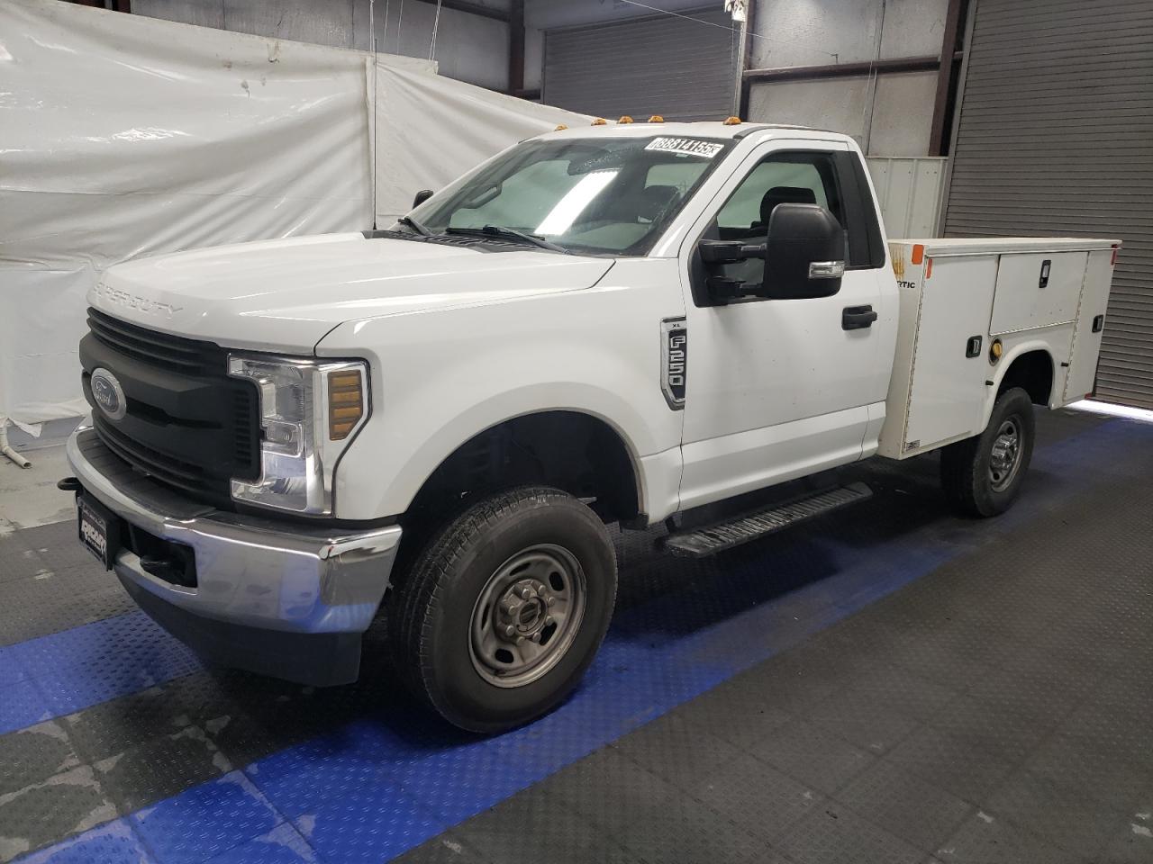 FORD F250 WHITE