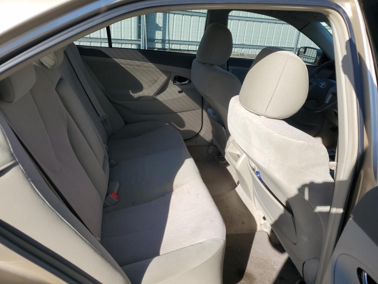 2011 Toyota Camry - Image 10