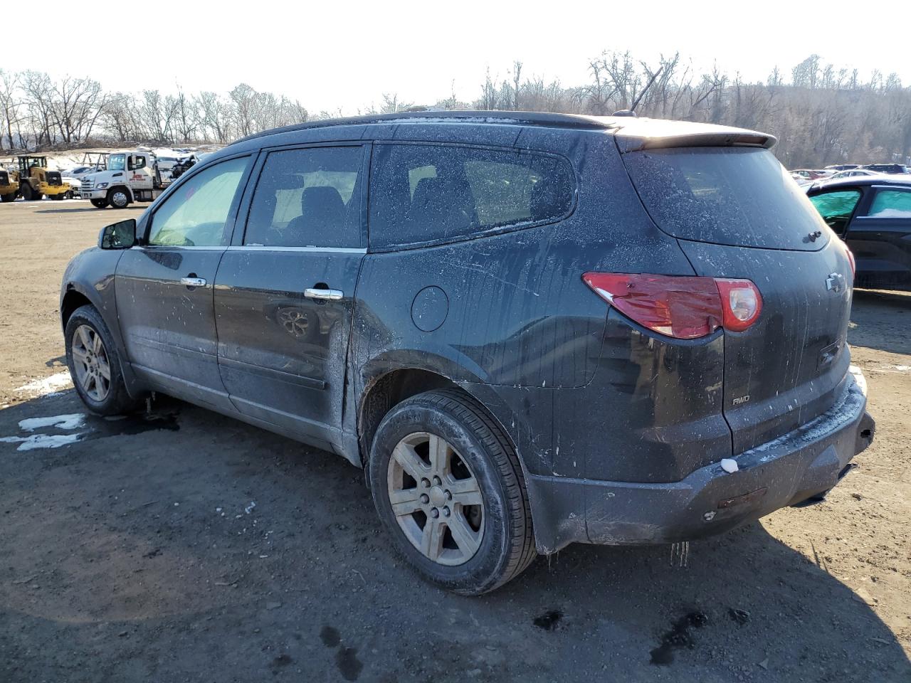 2011 CHEVROLET TRAVERSE - Image 2