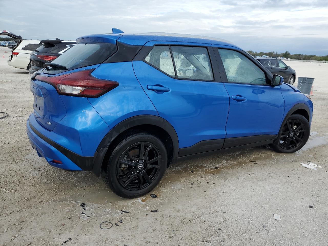 2024 NISSAN KICKS BLUE - Image 3