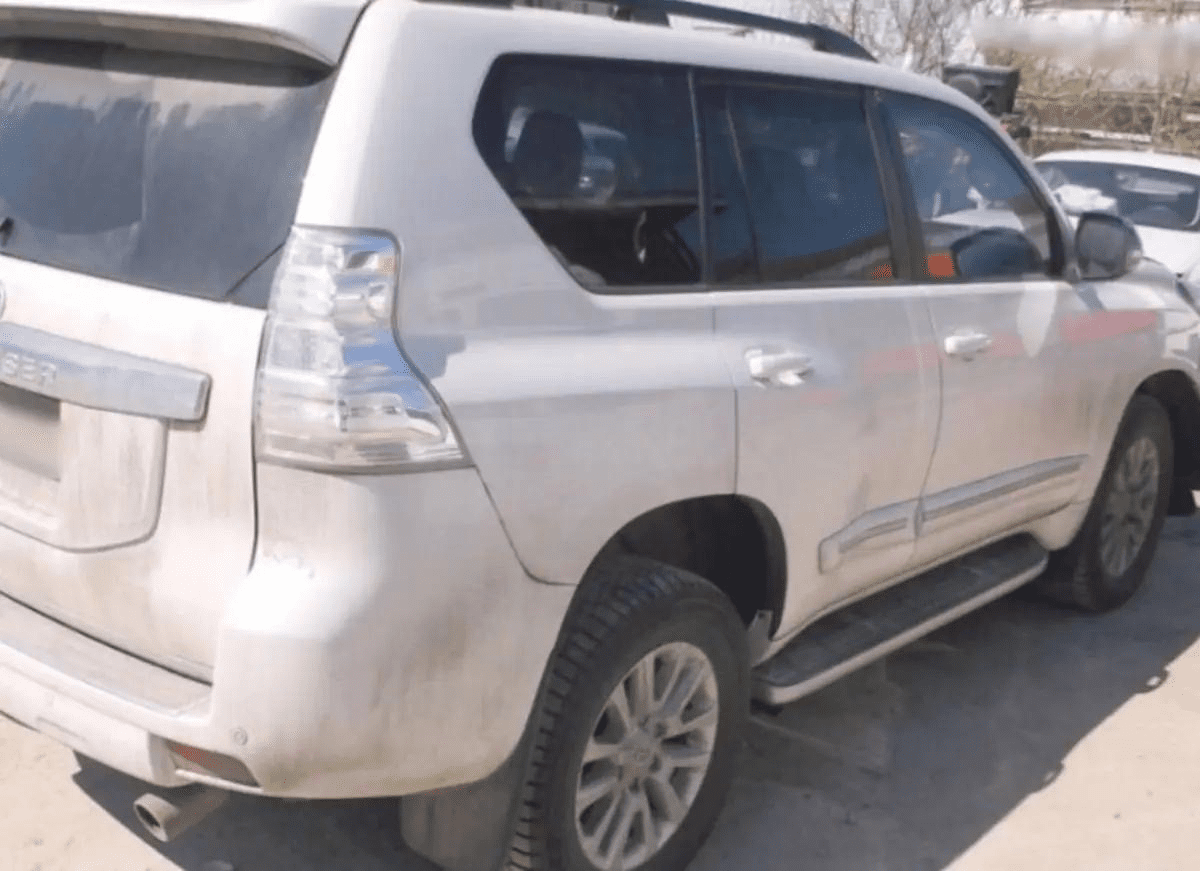 2015 Toyota Land Cruiser Prado - Image 4