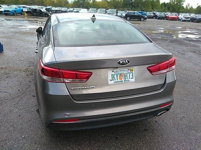 2018 Kia Optima - Image 4