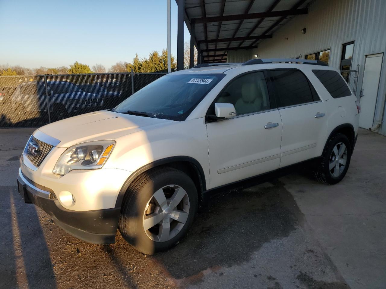 GMC ACADIA WHITE