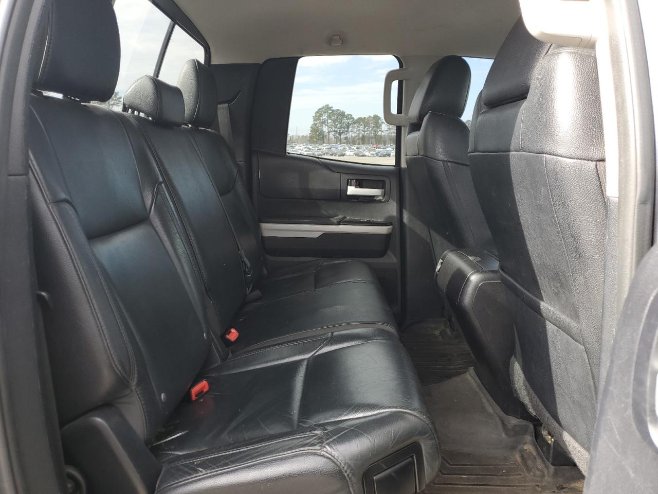 2015 Toyota Tundra - Image 10