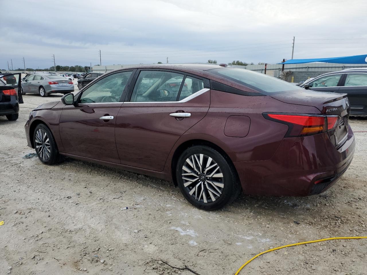 2024 NISSAN ALTIMA BURGUNDY - Image 2