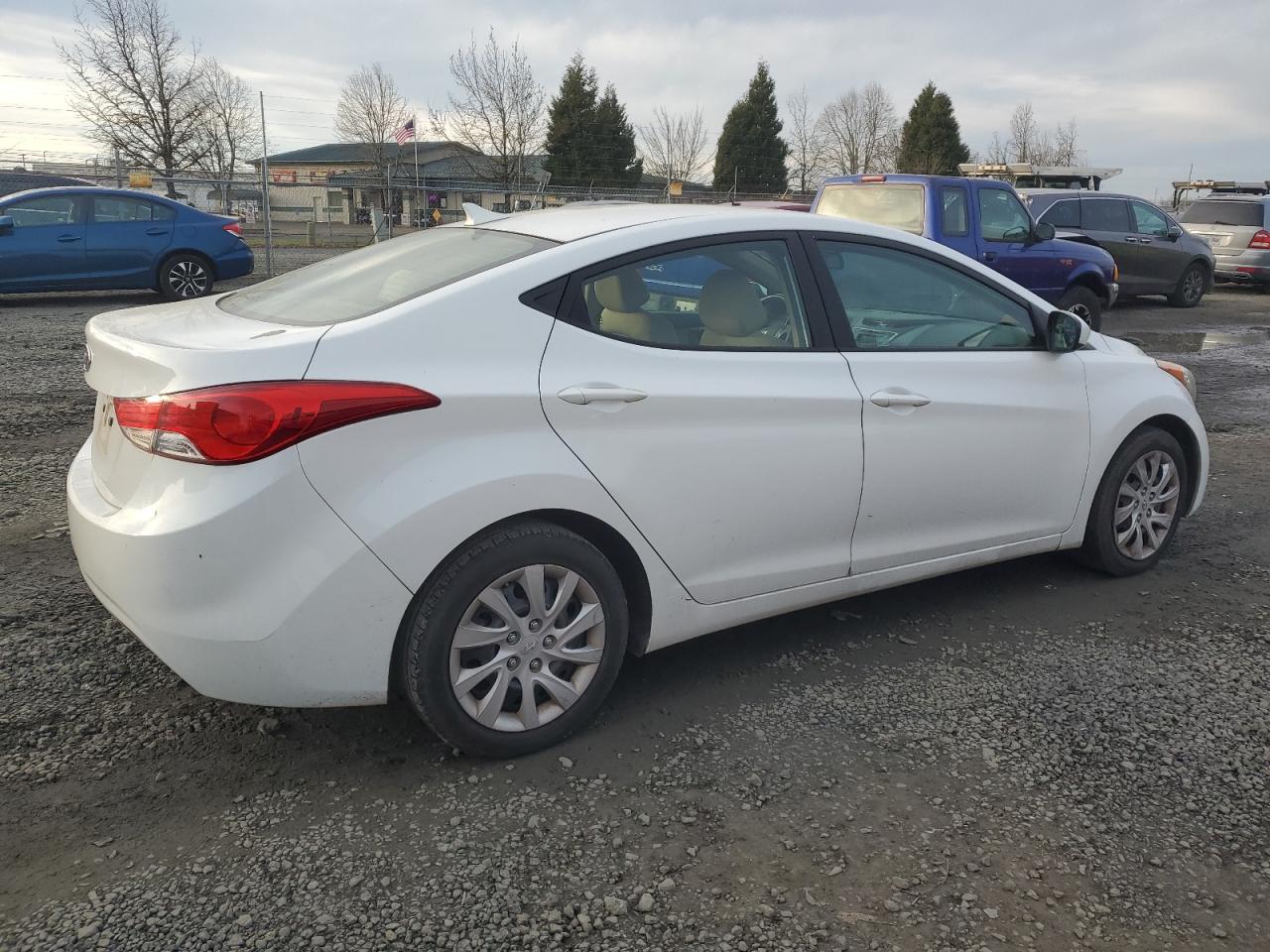 2011 HYUNDAI ELANTRA - Image 3