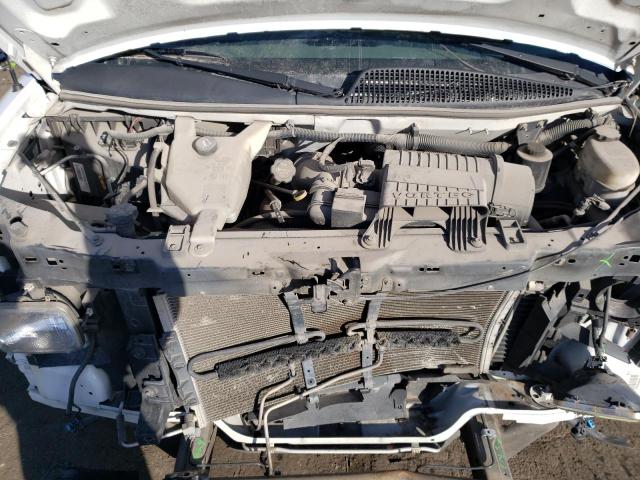 2017 Chevrolet EXPRESS - Image 12