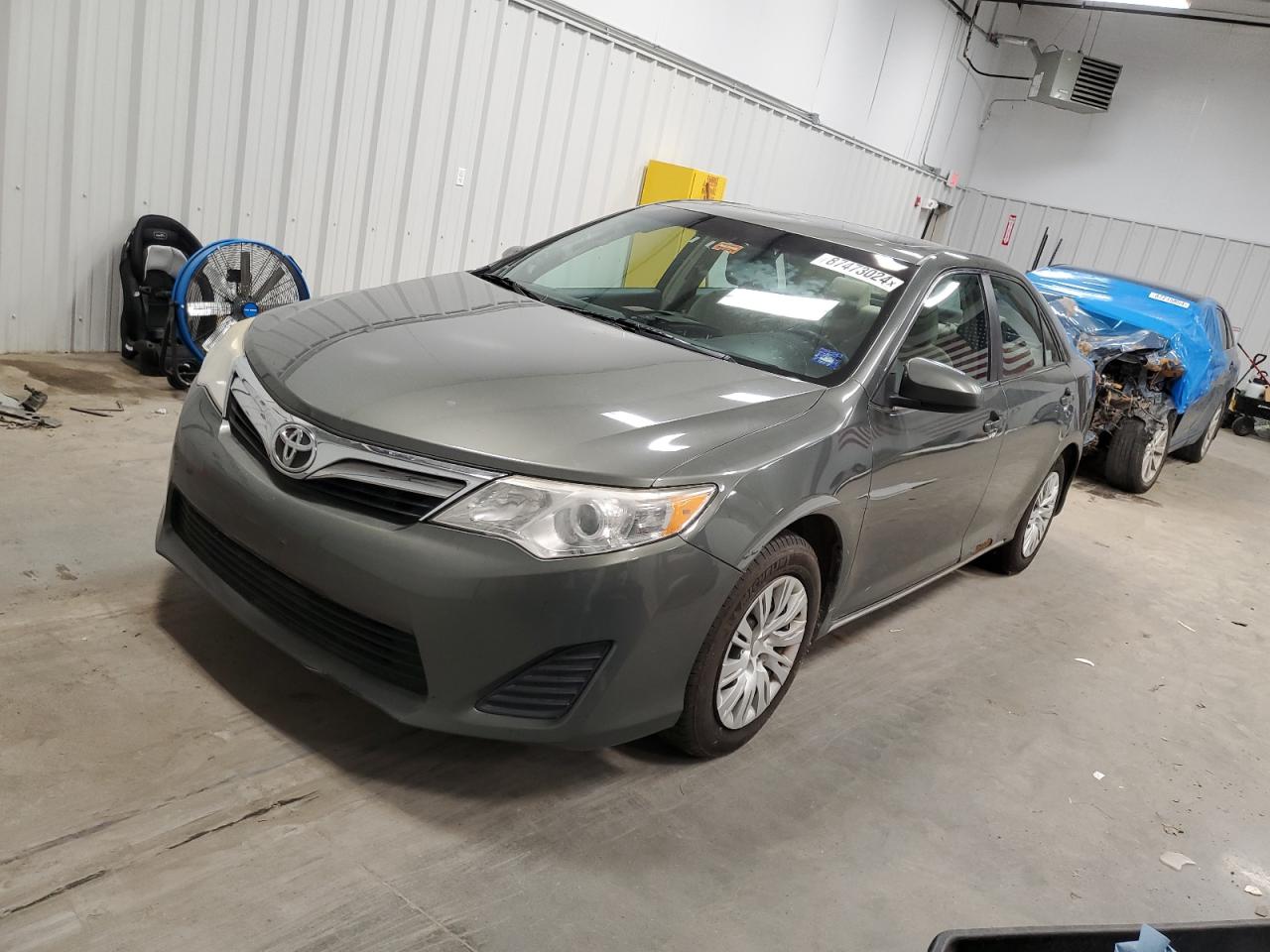 TOYOTA CAMRY BLACK