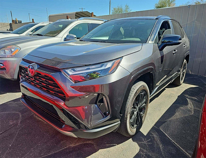 2024 Toyota Rav4 Hybrid - Image 3
