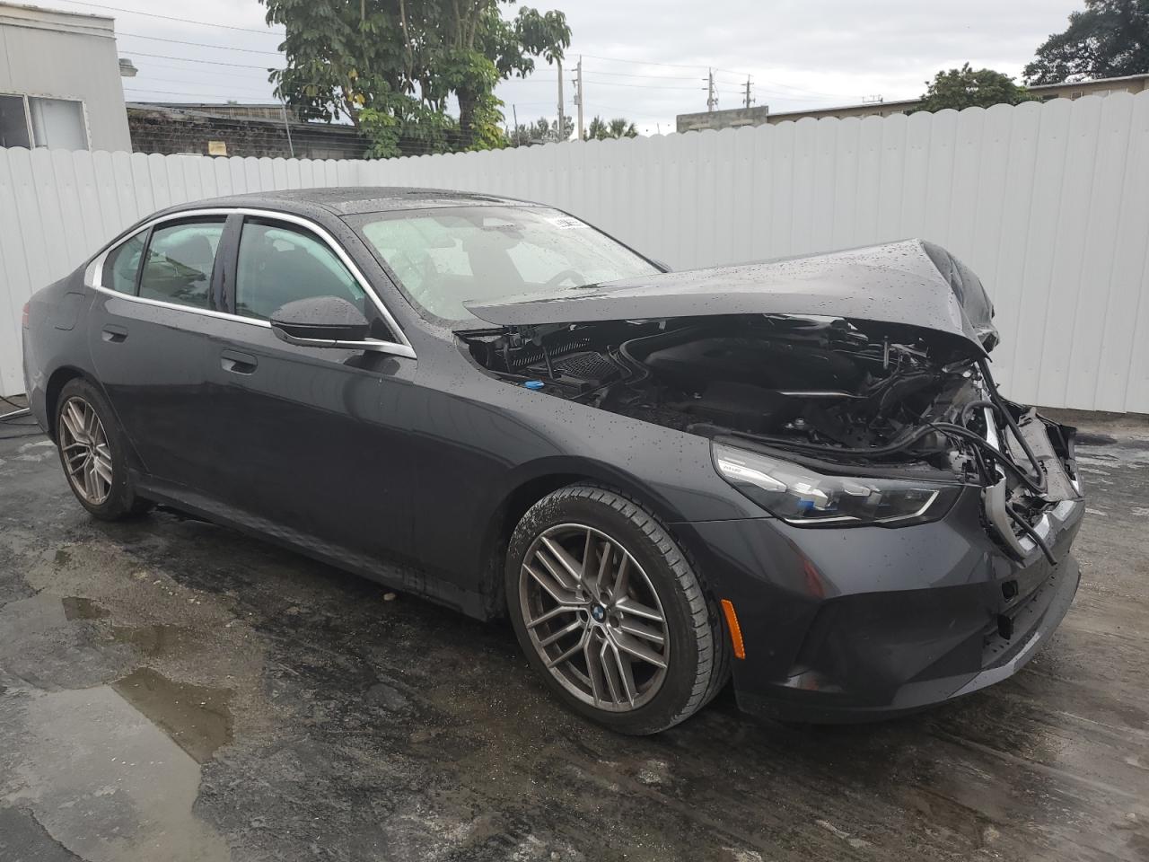 2024 BMW 5 SERIES BLACK - Image 4
