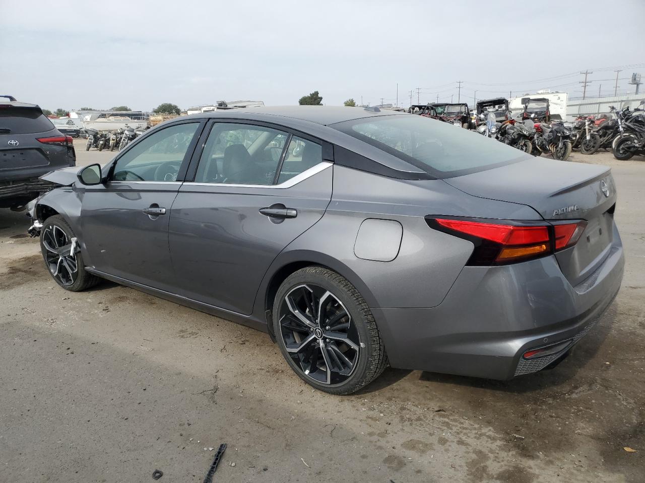2024 Nissan Altima SR - Image 2