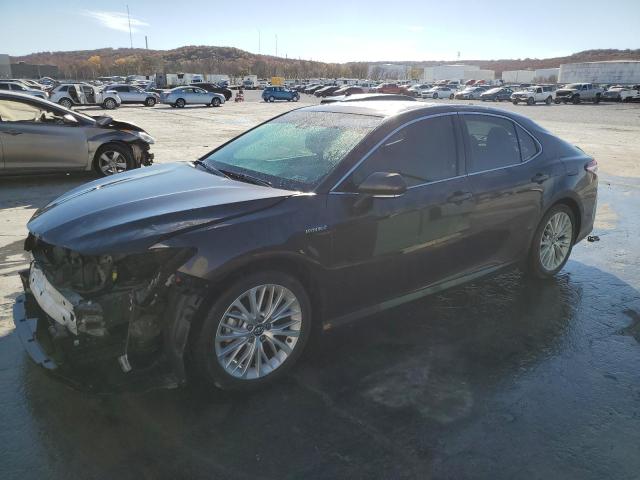 2018 Toyota Camry Hybrid - Image 2