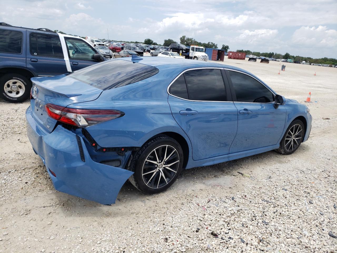 2024 TOYOTA CAMRY BLUE - Image 3