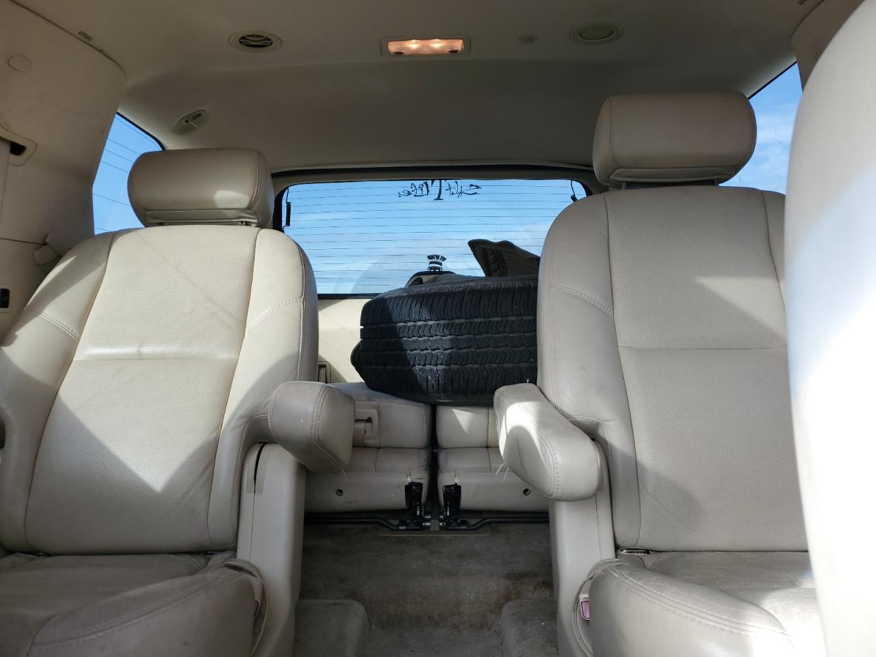 2007 Cadillac Escalade - Image 10