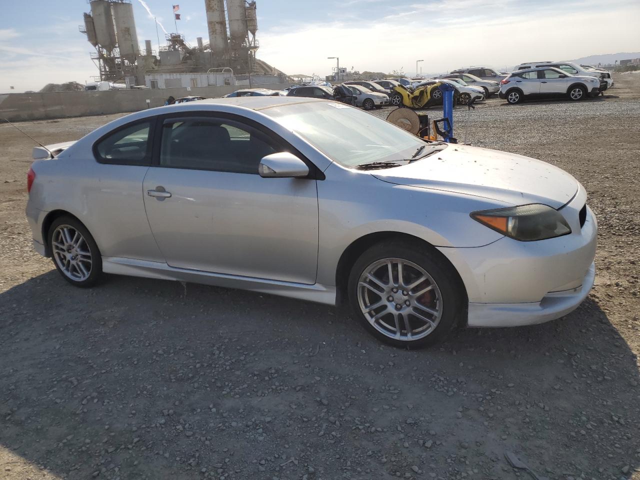 2006 TOYOTA SCION SILVER - Image 4