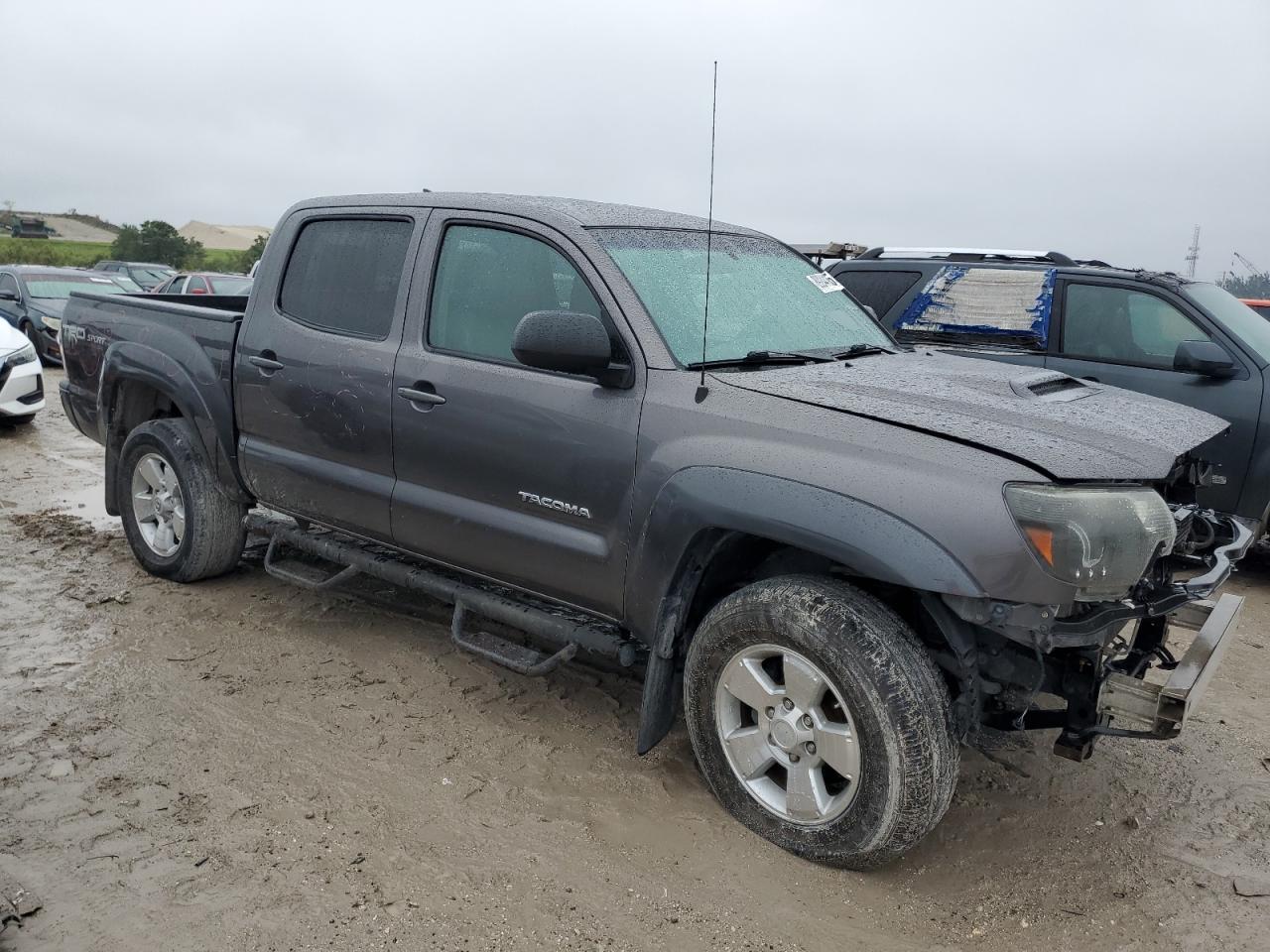 2015 Toyota Tacoma - Image 4