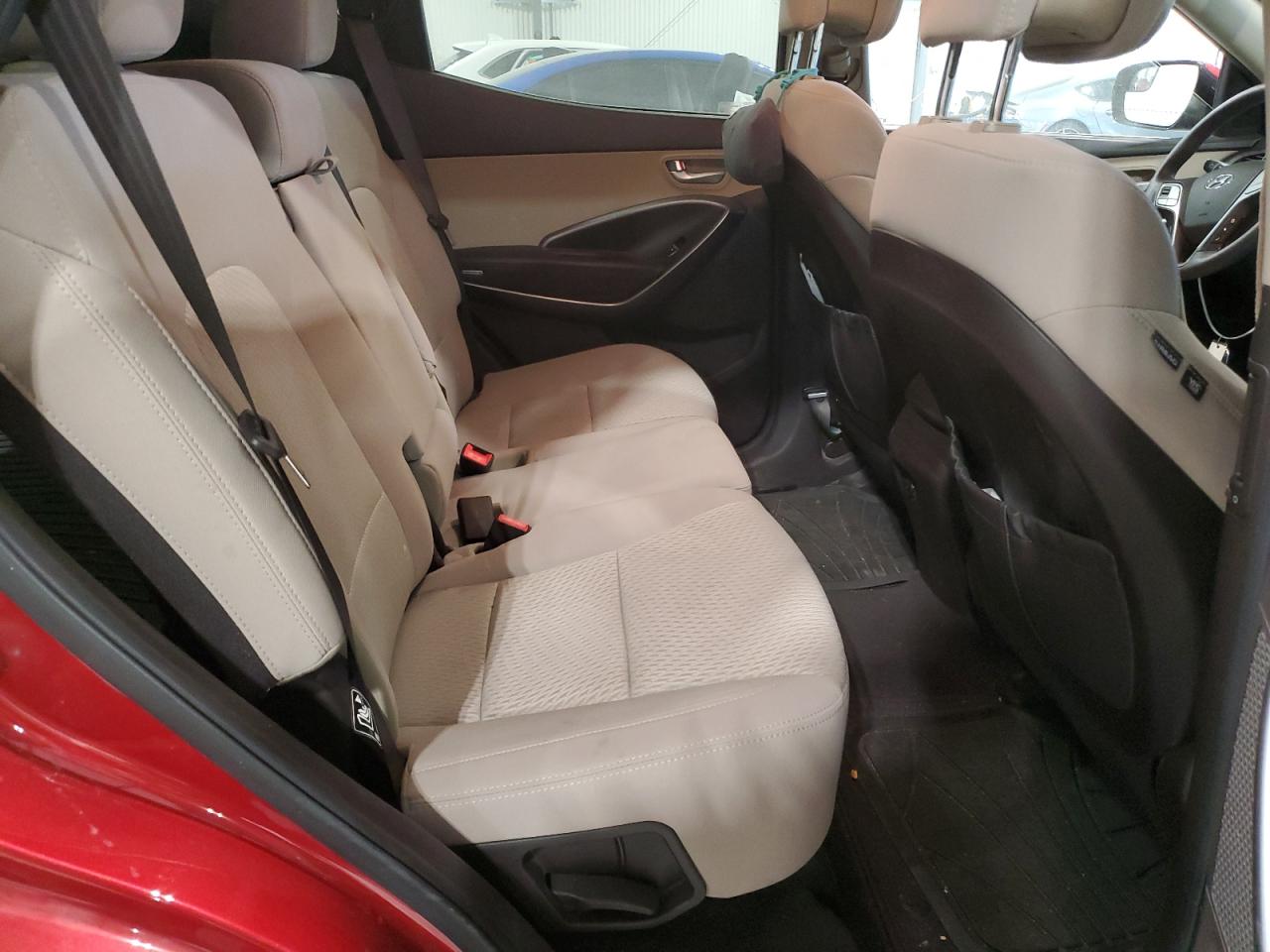2017 Hyundai Santa Fe - Image 11
