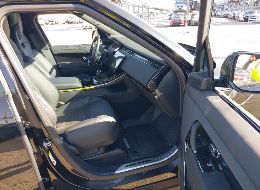 2025 Land Rover Range Rover Sport - Image 6