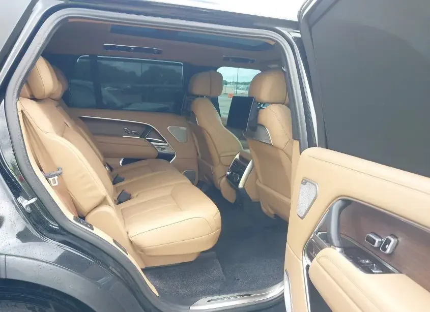 2025 Land Rover Range Rover Vogue - Image 7
