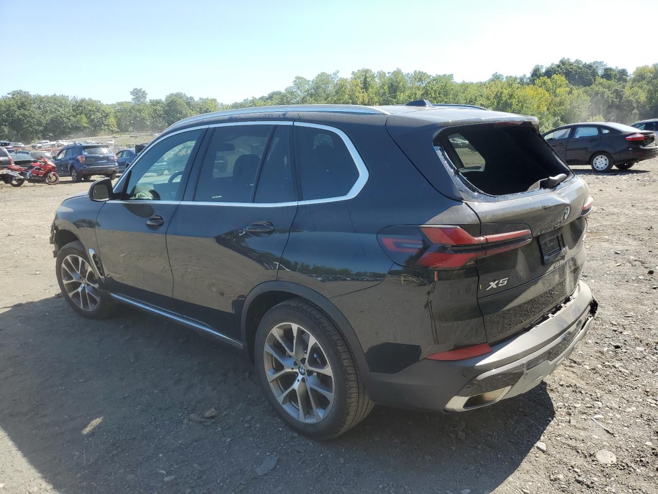 2025 BMW X5 - Image 2