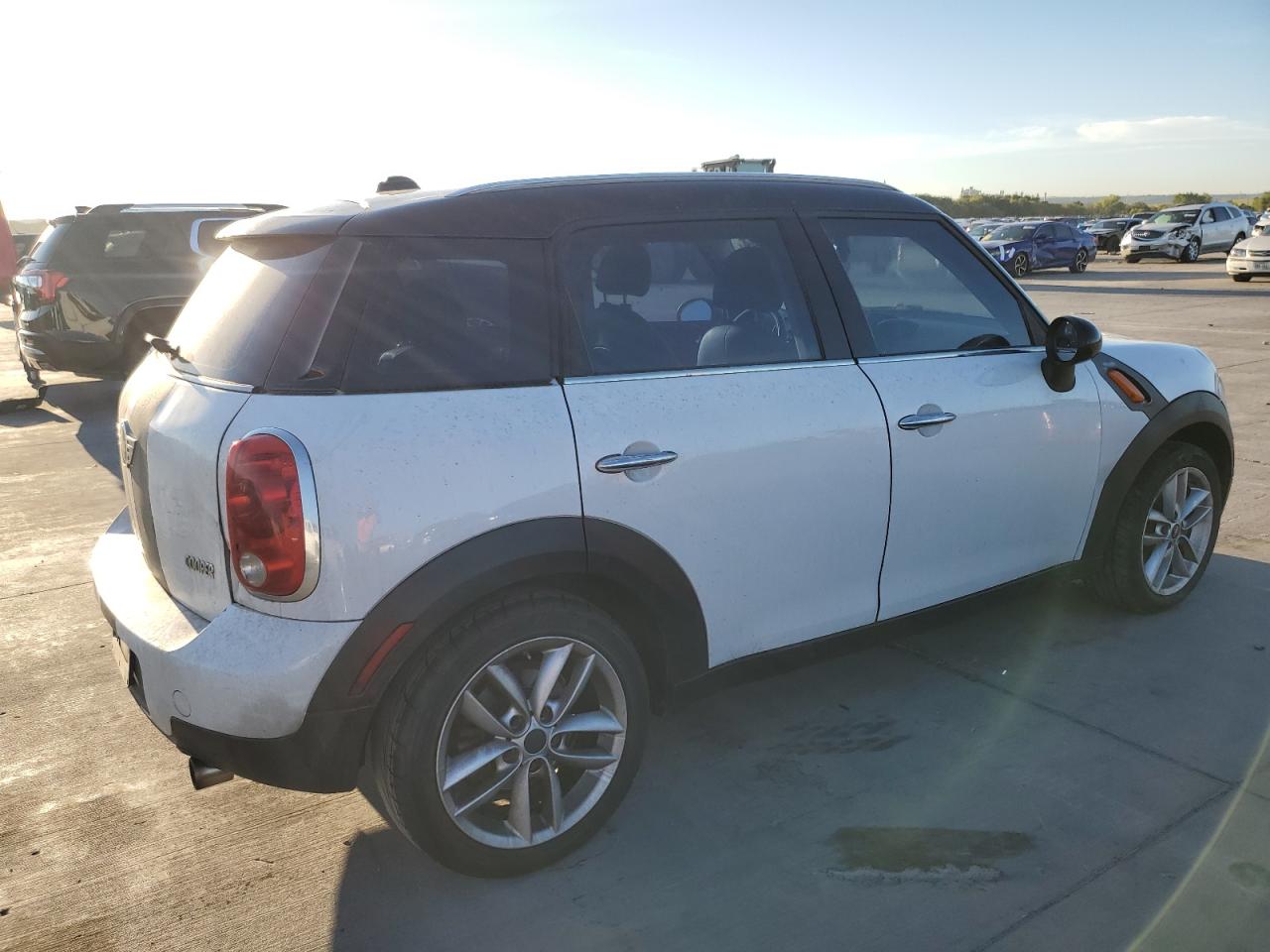 2011 MINI COOPER - Image 3
