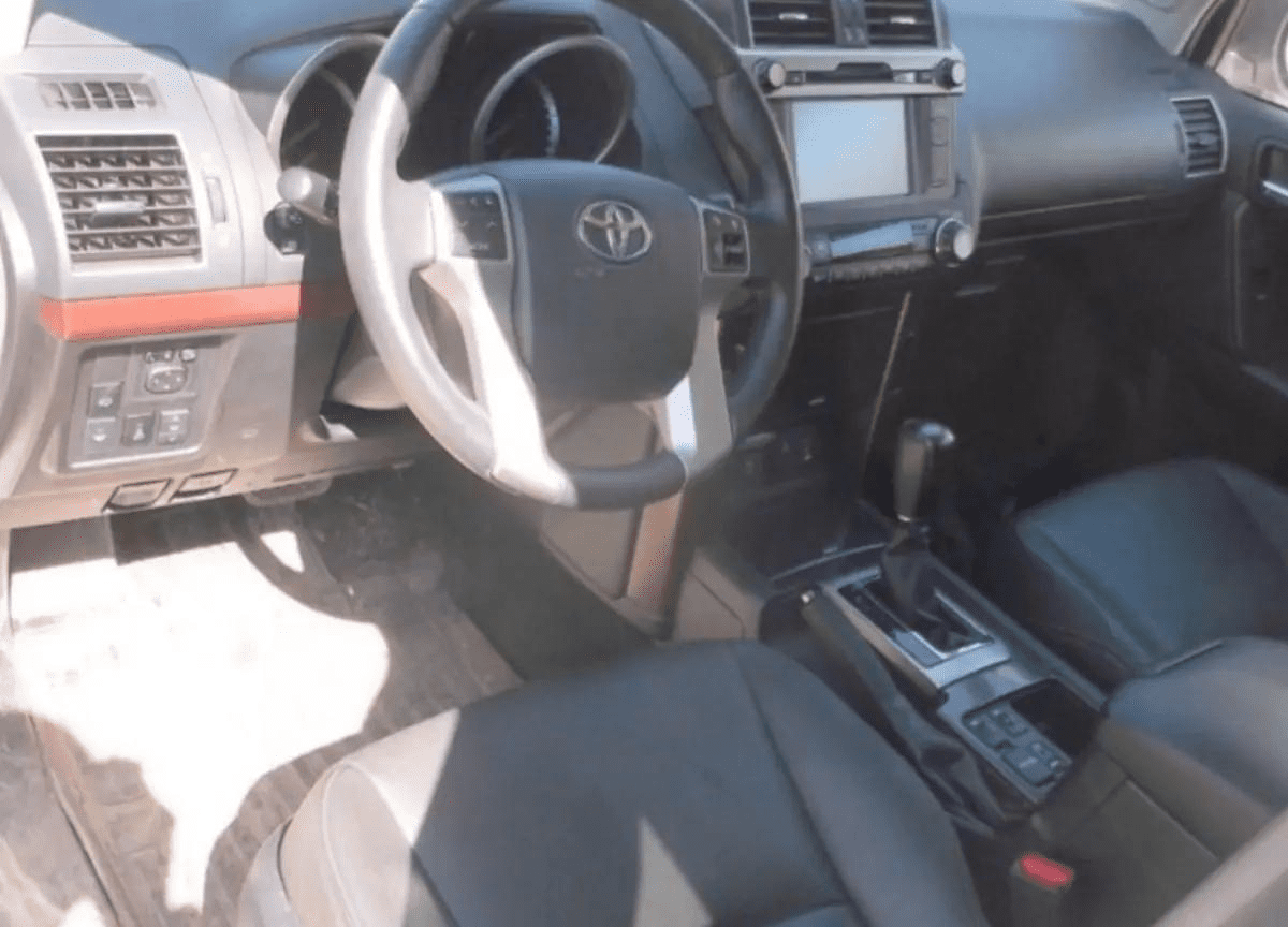 2015 Toyota Land Cruiser Prado - Image 6