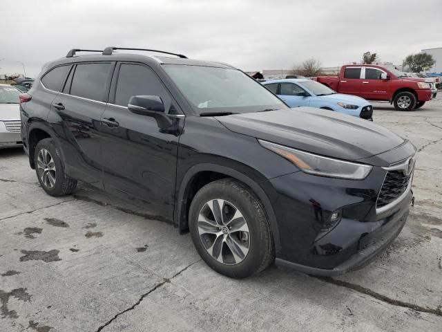 2021 Toyota HIGHLANDER - Image 2