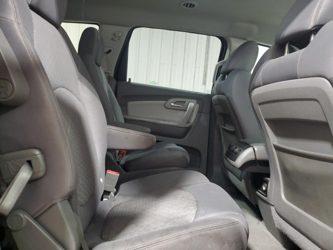 2011 Chevrolet Traverse - Image 11