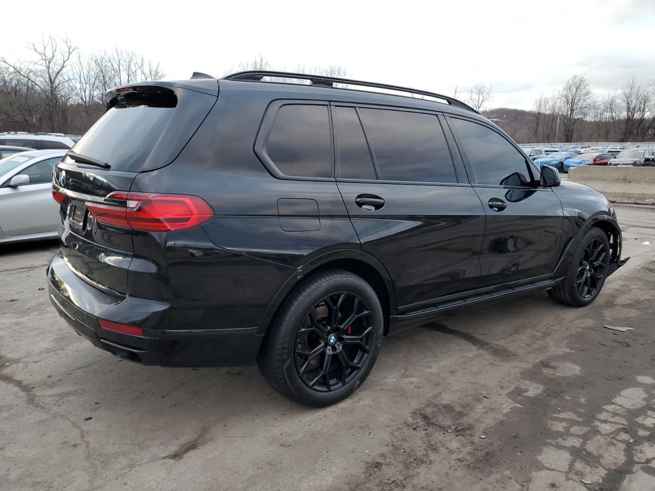 2020 BMW X7 - Image 3