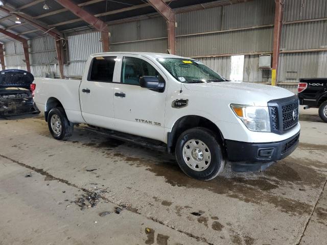 2017 Nissan TITAN - Image 4