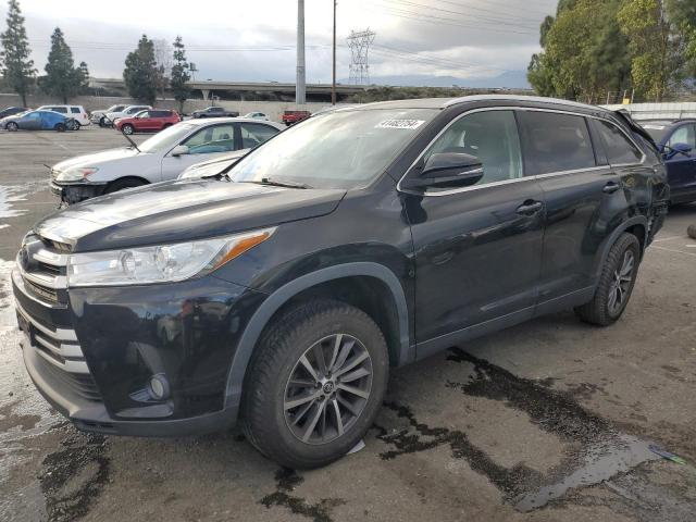 2019 Toyota HIGHLANDER - Image 2
