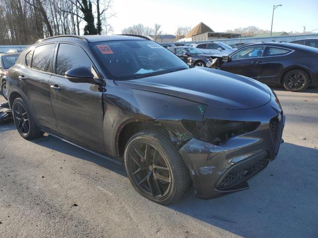 2019 Alfa Romeo STELVIO - Image 4