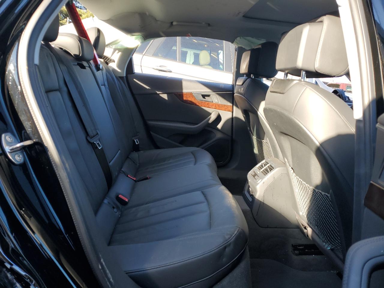 2019 AUDI A4 - Image 10
