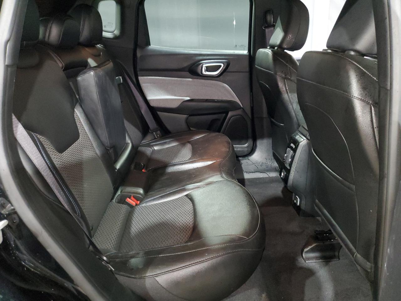 2024 Jeep Compass - Image 11