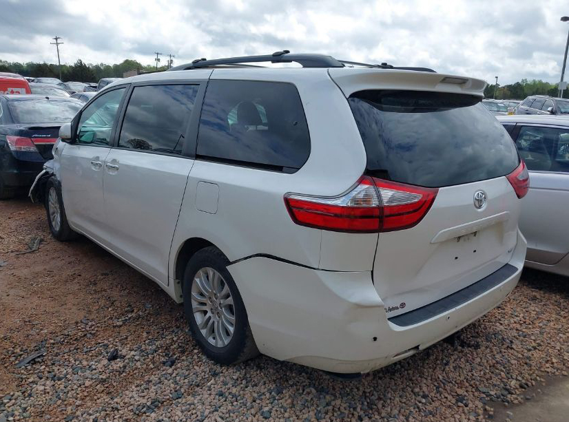 2014 Toyota Sienna XLE LIMITED - Image 4