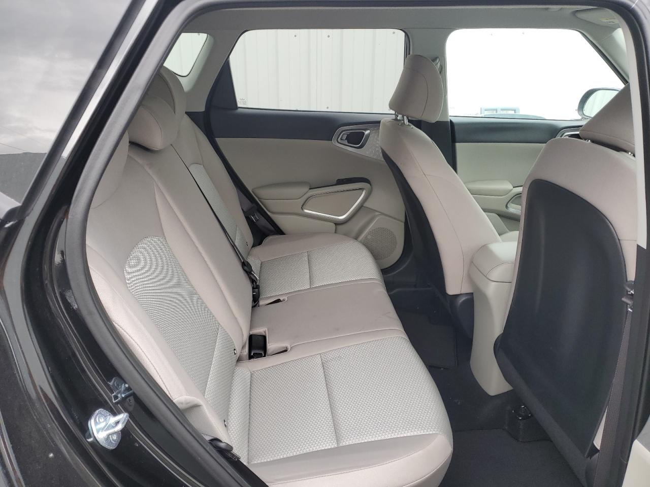 2024 KIA SOUL BLACK - Image 11