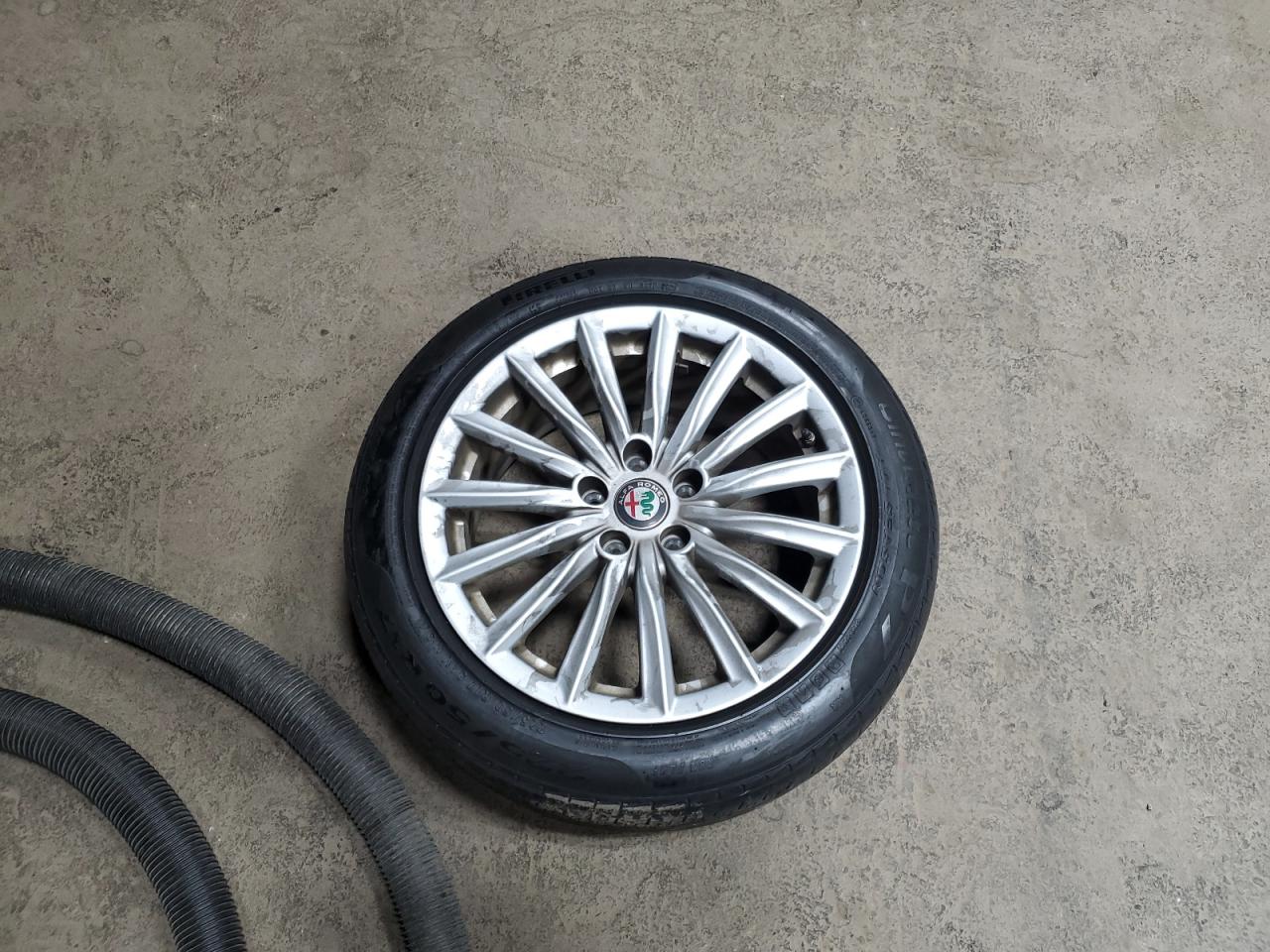 2021 ALFA ROMEO GIULIA - Image 12