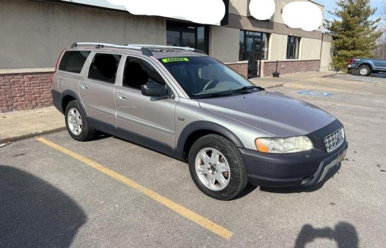 VOLVO XC70 SILVER