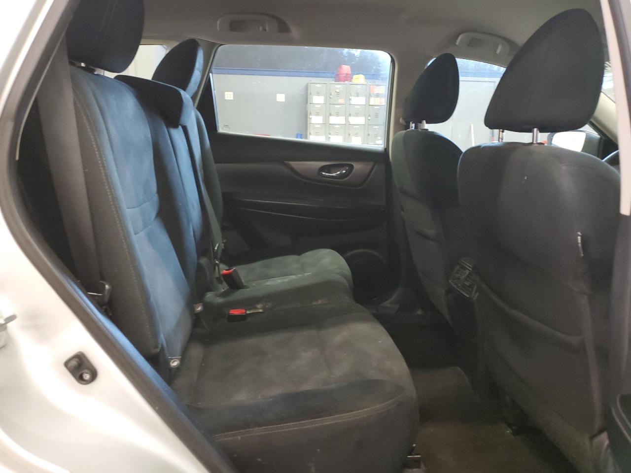 2016 Nissan Rogue - Image 11