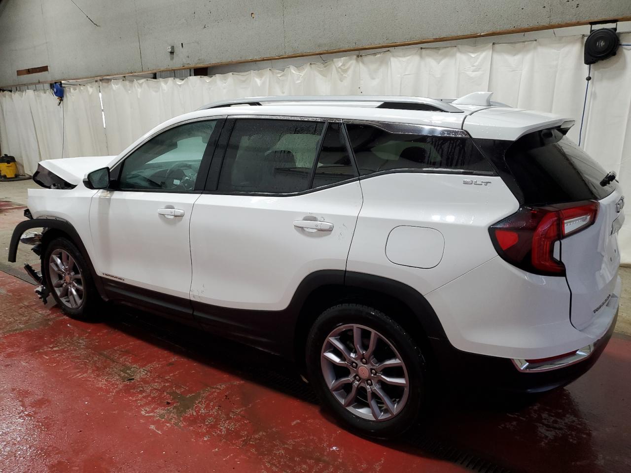 2023 GMC TERRAIN - Image 2