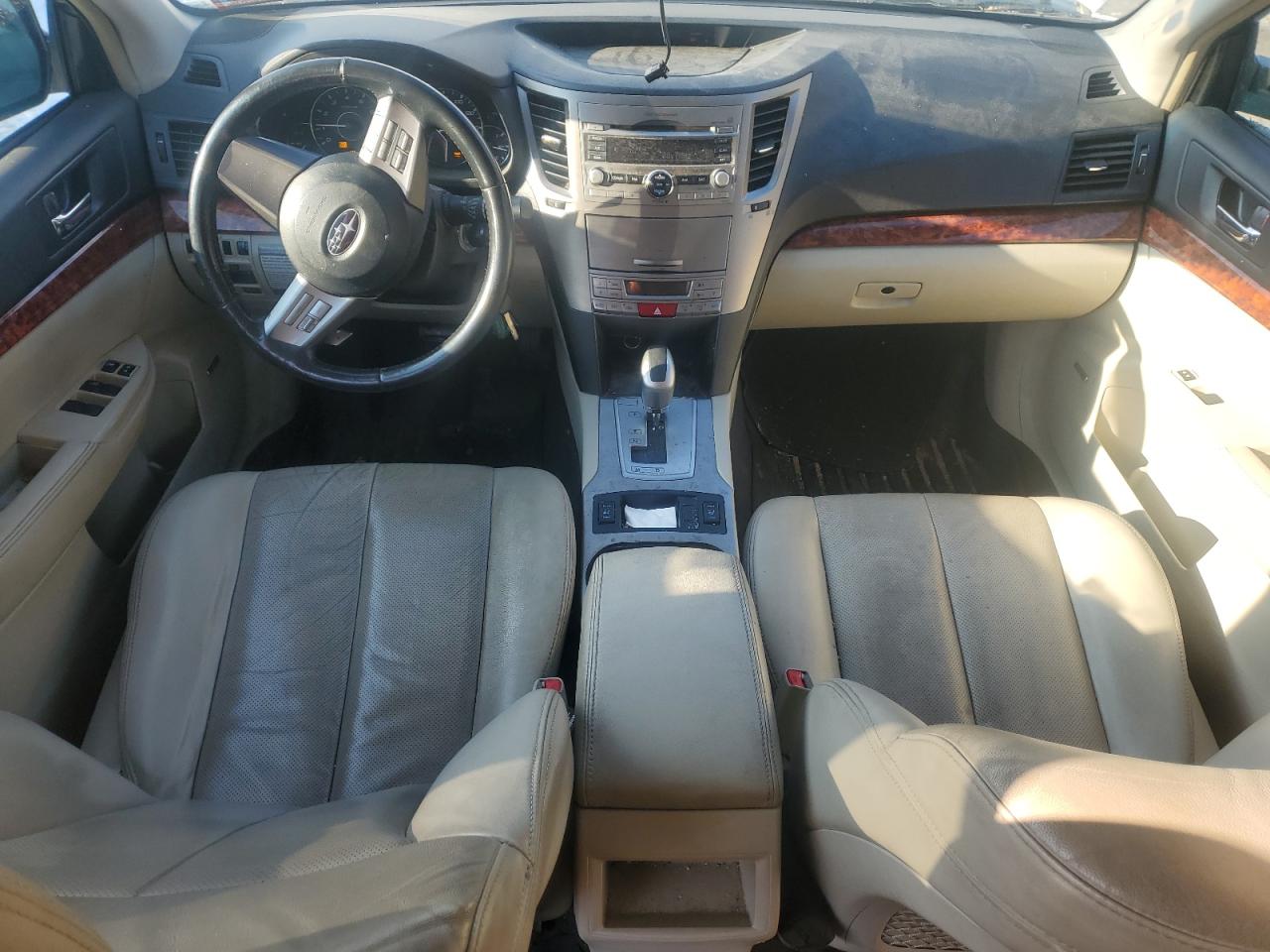 2011 SUBARU OUTBACK - Image 8